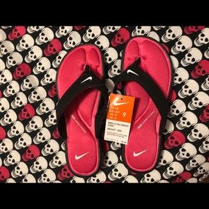 Women’s Nike ultra comfort flip flop
